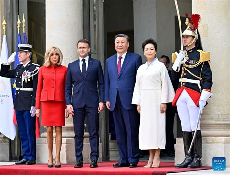 Xi Macron Hold Talks In Paris Xinhua