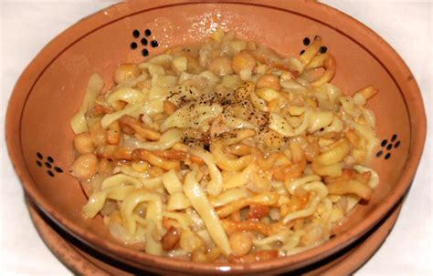 Ciceri E Tria Traditional Pasta From Apulia Italy Tasteatlas