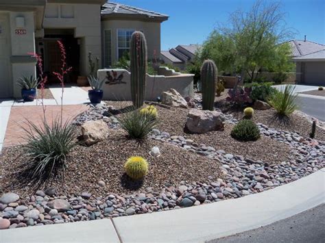 32 Modern Desert Landscaping For Gardening Decor Ideas In 2020 Desert