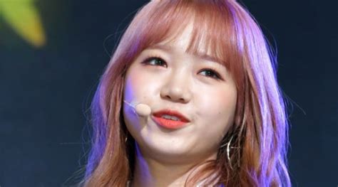 E포토 위키미키 유정 귀여운 인형미모