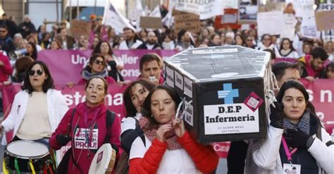 Desconvocada La Huelga De Enfermeras En Catalu A E Diari Es