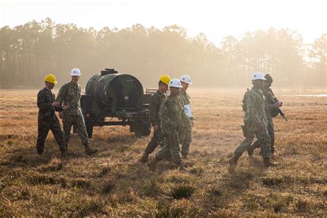 Dvids Images Marine Engineers And Navy Seabees Establish