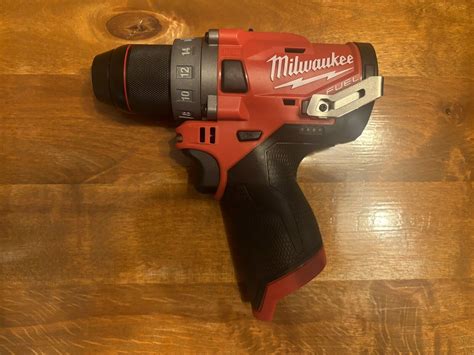 Milwaukee M12 FDD Inkl 4Ah und 2Ah Akku Ladegerät Koffer