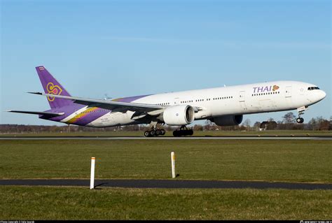 HS TKP Thai Airways International Boeing 777 3ALER Photo By Felix