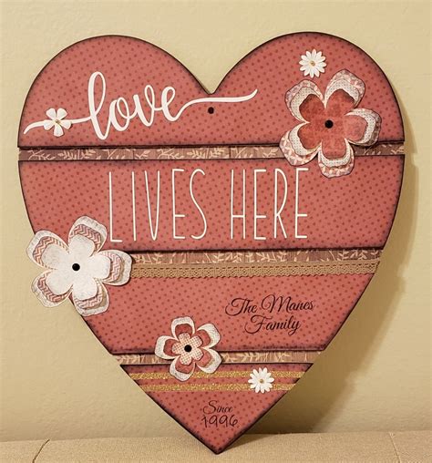 Love Lives Here Wall Art / Sign - Etsy