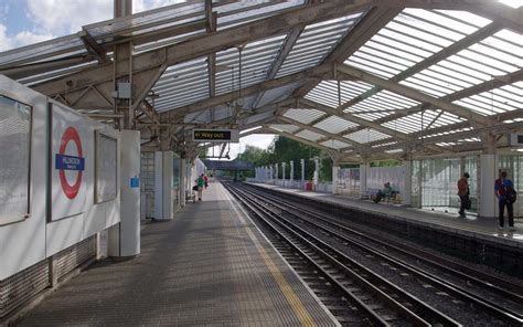 Transport Guide to UB10 0RN in Hillingdon: Bus, Tube, and Rail 10