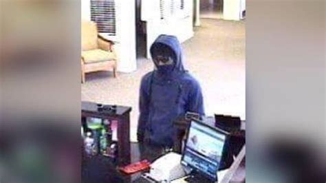 Police Looking For Suspect After Roanoke Bank Robbery Rpd