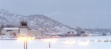 Small Plane Makes Emergency Landing Northeast Of Aspen Airport News