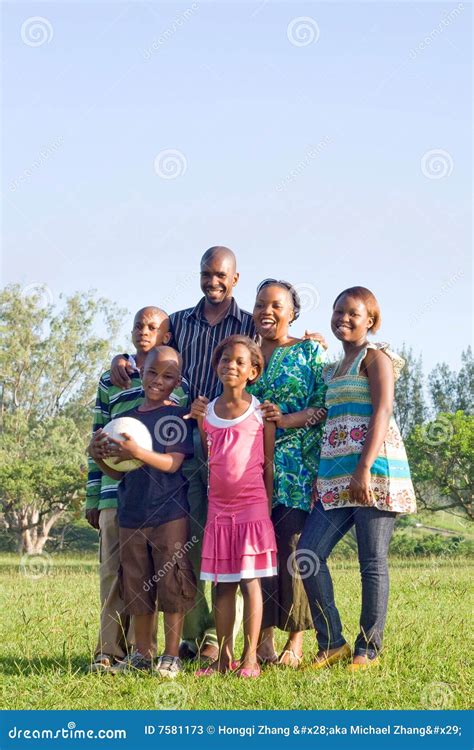 Familia Africana Feliz Imagen De Archivo Imagen De Africano 7581173