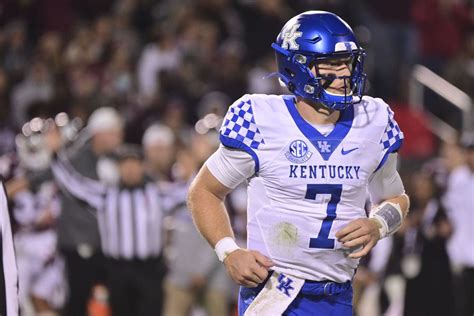 Kentucky football bowl projection roundup - A Sea Of Blue