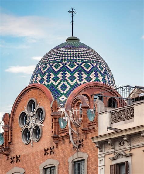 Premium Photo Architecture Near Arc De Triomf In Barcelona