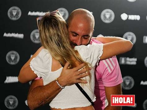 Gonzalo Higuaín dice adiós al fútbol arropado por su mujer y su hija