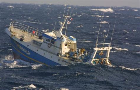 Pêcheurs et scientifiques en mission d évaluation dans le Golfe de Gascogne