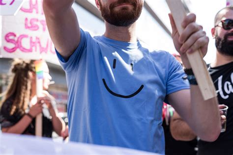 CSD Parade Bewegung Für Radikale Empathie