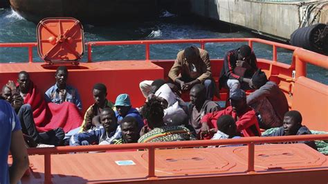 La Guardia Civil Intercepta Dos Pateras En Aguas De Cartagena Con 18