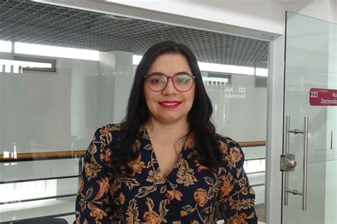 Lina Marcela Díaz Fernández Doctoranda Del Die Ud Recibe Aprobación