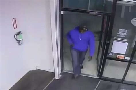 Suspect Zip Ties Employees In Kingwood T Mobile Robbery