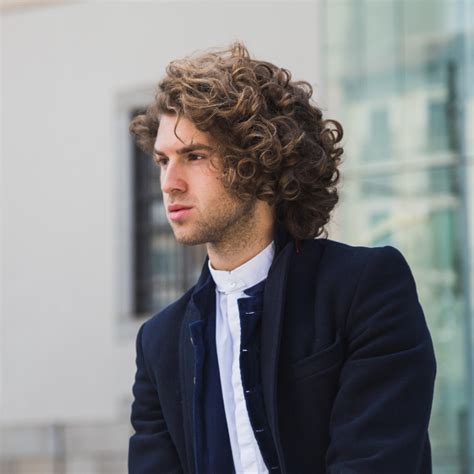 Curly Hair Care For Men 5 Tips And Tricks From Professional Barbers