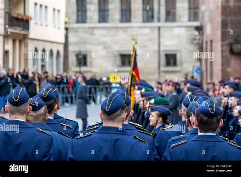 Ffentliches Gel Bnis Der Bundeswehr In N Rnberg Etwa Rekrutinnen