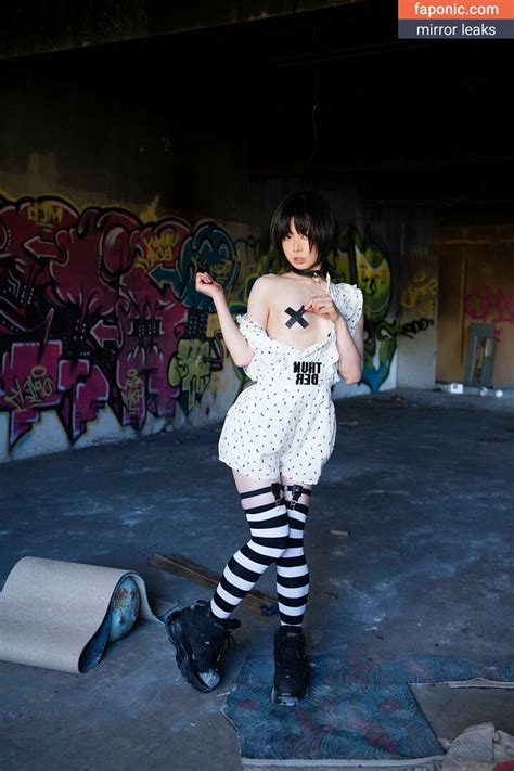 Iiniku Ushijima Nude Album VoyeurFlash