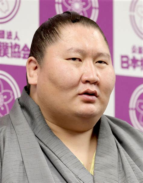 引退の逸ノ城が緊急会見 持病の腰の状態が回復せず「やりたかったけど。歩くのも横になってもつらい」 スポーツ報知