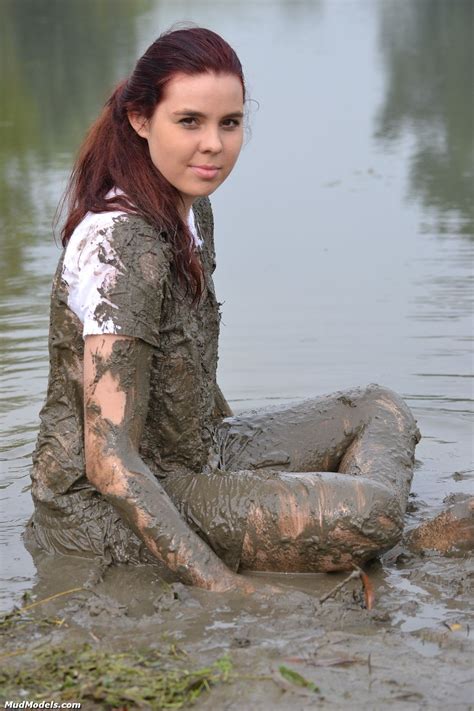 Chrissy07 138  1 333 × 2 000 Pixels Mudding Girls Women Muddy Girl