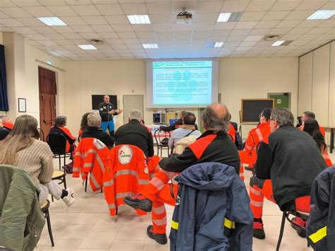 Castelnovo Sotto E Cadelbosco Sopra Reggio Emilia Con La Pubblica