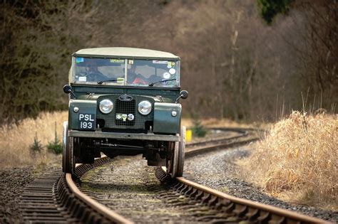 Land Rover On Tracks Express And Star