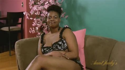 Dark Hued Nude Hotntubes