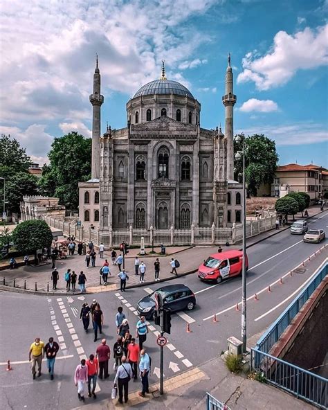 Pertevniyal Valide Sultan Camii Camii Istanbul Camiler