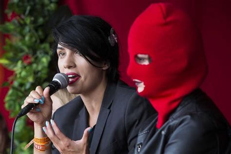 Nadežda Tolokonikova iz Pussy Riot o Putinu Ljudje podcenjujejo kako nevarni so diktatorji