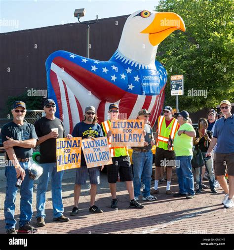 Detroit, Michigan, USA. 05th Sep, 2016. Members of the Laborers Union ...