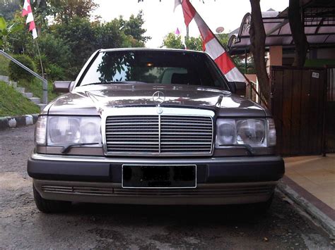 Mercedes Benz 300E