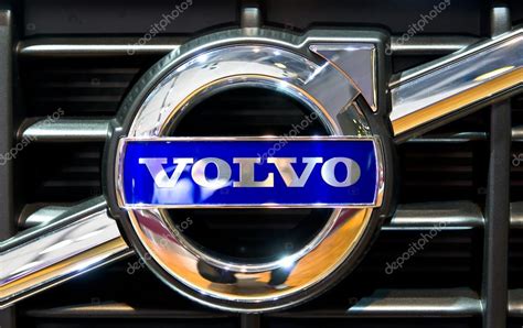 Símbolo do carro Volvo — Fotografia de Stock Editorial © eans #13368050