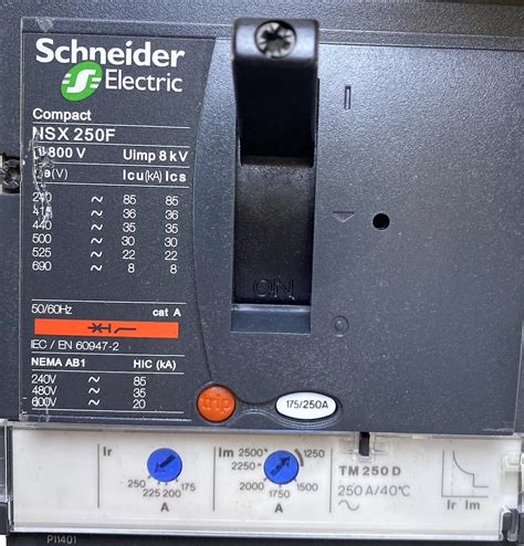 Schneider Electric NSX250F 3 Pole 250 Amp 600 Vac Compact Breaker ...