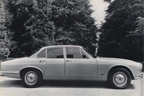 1968 Jaguar Brochure