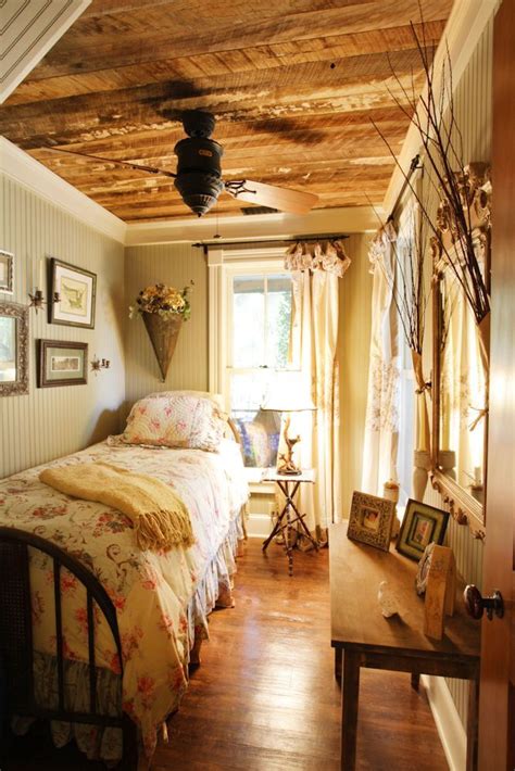 I D Have A Hard Time Leaving This Small Cottage Bedroom I D Add Some