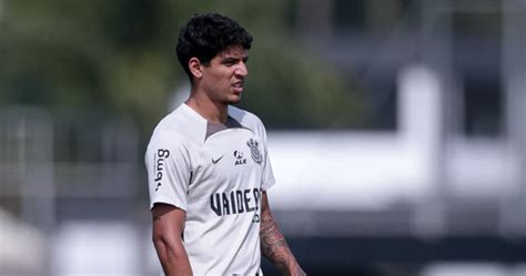 Corinthians Inicia Conversas Para Renovar O Zagueiro Caetano Cnn