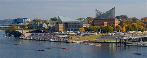 Hotel near Tennessee Aquarium | Chattanooga Marriott Downtown