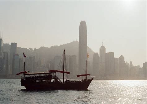 Rent Junk Boats In Hong Kong Set Sail On The High Seas Honeycombers