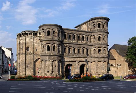 Puerta Negra Al Oeste De La Ciudad Munich Guia De Alemania