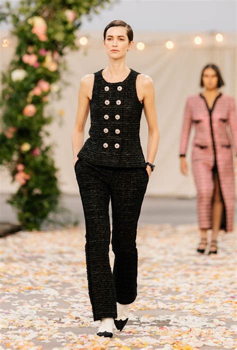 Chanel Haute Couture Printemps été 2021 Look 02