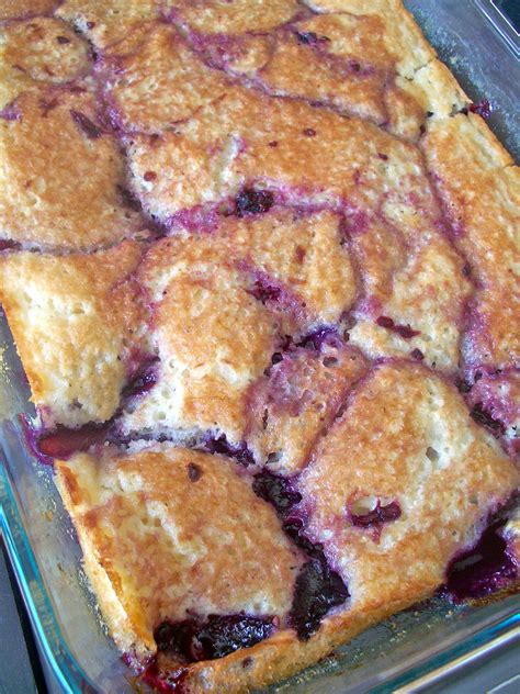 Brooke Bakes : Blackberry Peach Cobbler