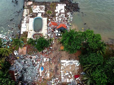 El Tsunami Arras A Indonesia Hay Muertos Desaparecidos Y