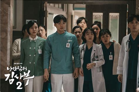 K-Drama Review: "Dr. Romantic 2" Soothingly Heals With Emancipating Warmth