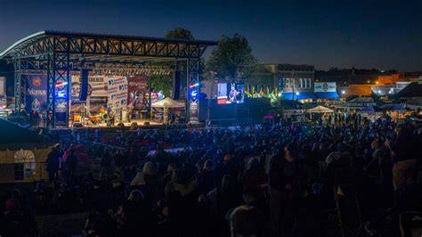 An Insider’s Guide: Annual King Biscuit Blues Festival | Arkansas.com