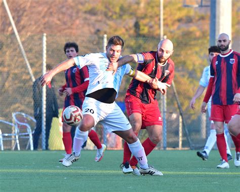 Panorama Calcio Sfida Importante Per La Caronnese E Di Vertice Per Il