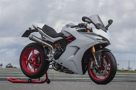 2017 Ducati Pack Sport Supersport Hd Wallpaper Wallpaperbetter
