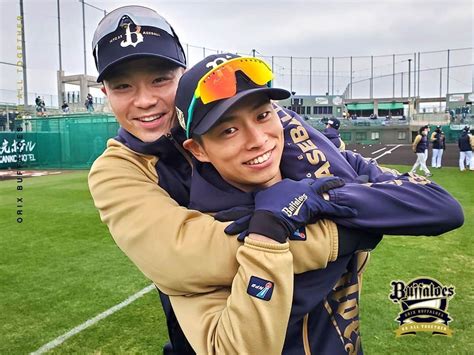 オリックス・バファローズさんのインスタグラム写真 オリックス・バファローズinstagram 「 山岡泰輔 山崎福也 朝のお戯れ 山脈戯れ 宮崎春季キャンプ Bs2023