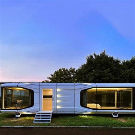 Modern Outdoor Sleeping Pod Space Capsule Hotel Luxury Tiny Prefab